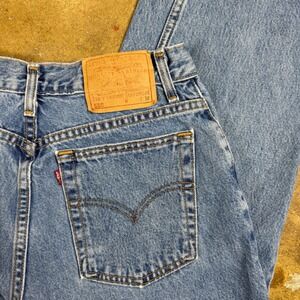 Vintage Levi's 550 Women's Jeans Size 12M Medium Wash Relaxed Fit Tapered Leg 00